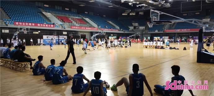 热烈庆祝2023年濠江区中博杯中小学生篮球赛圆满闭幕——运动精神与友谊的盛事