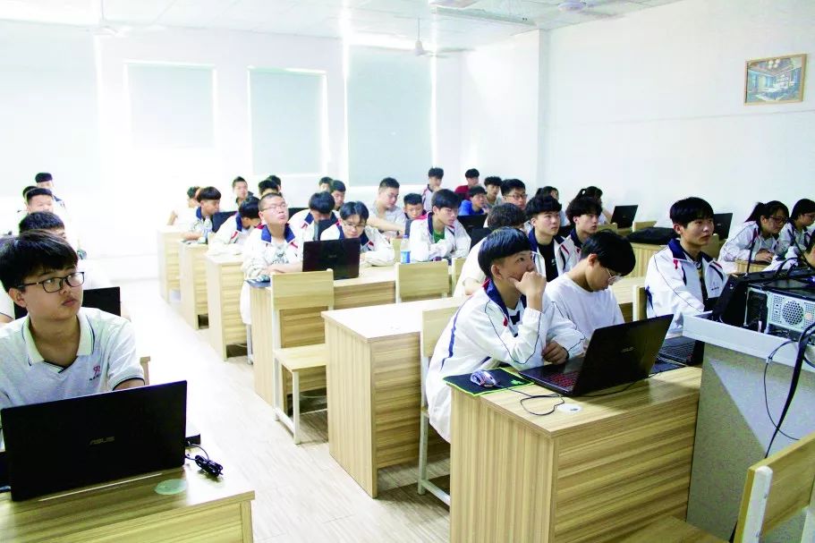 鸿胜职业技术培训学校，塑造未来的工匠之星