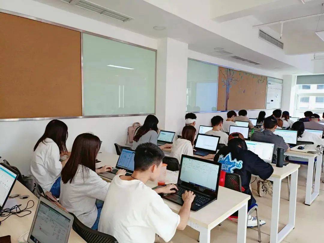 商职职业技术培训学校，培养新时代技术精英的摇篮