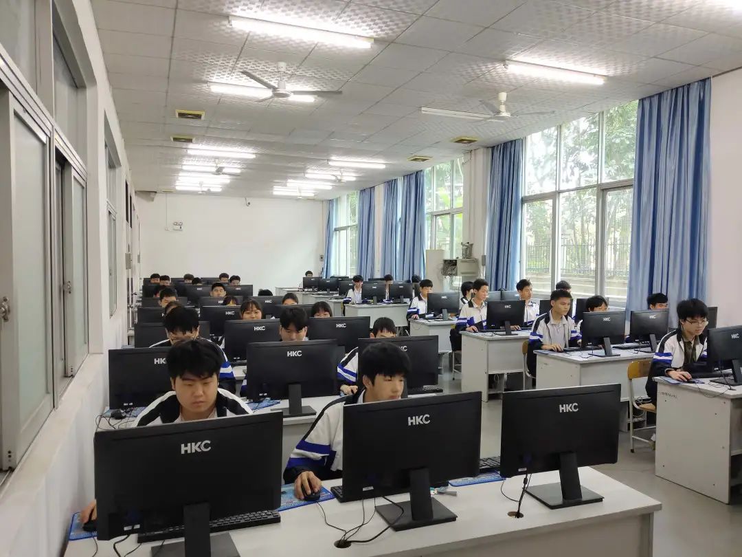 华南职业技术培训学校，新时代人才的摇篮