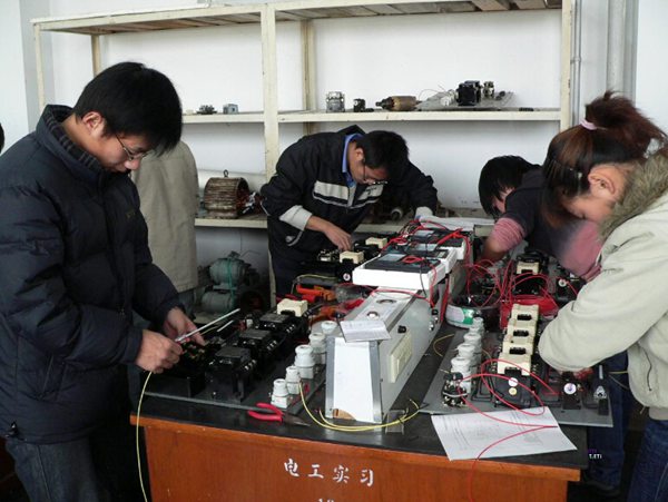 城南职业技术培训学校，培养新时代人才的摇篮