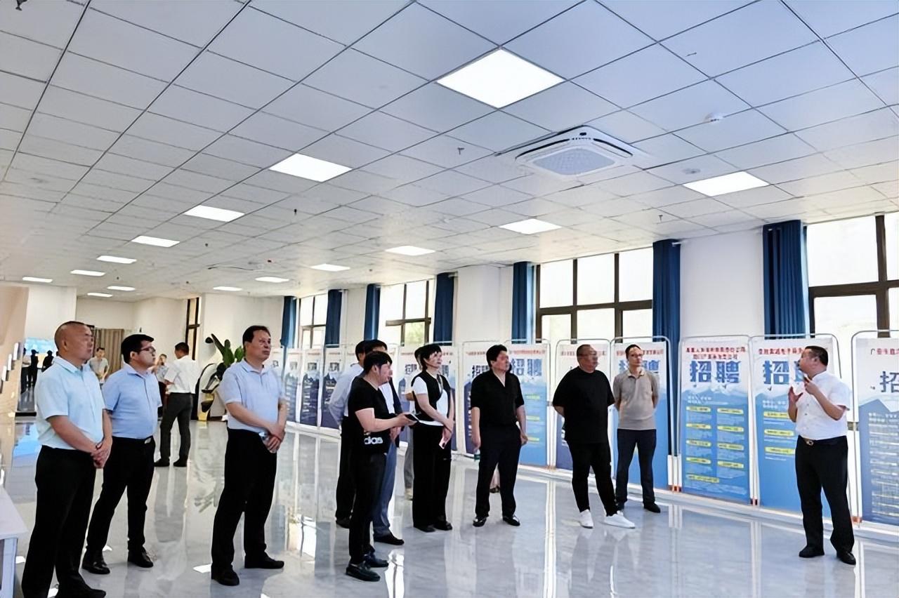 岳池职业技术培训学校，新时代人才的摇篮之地
