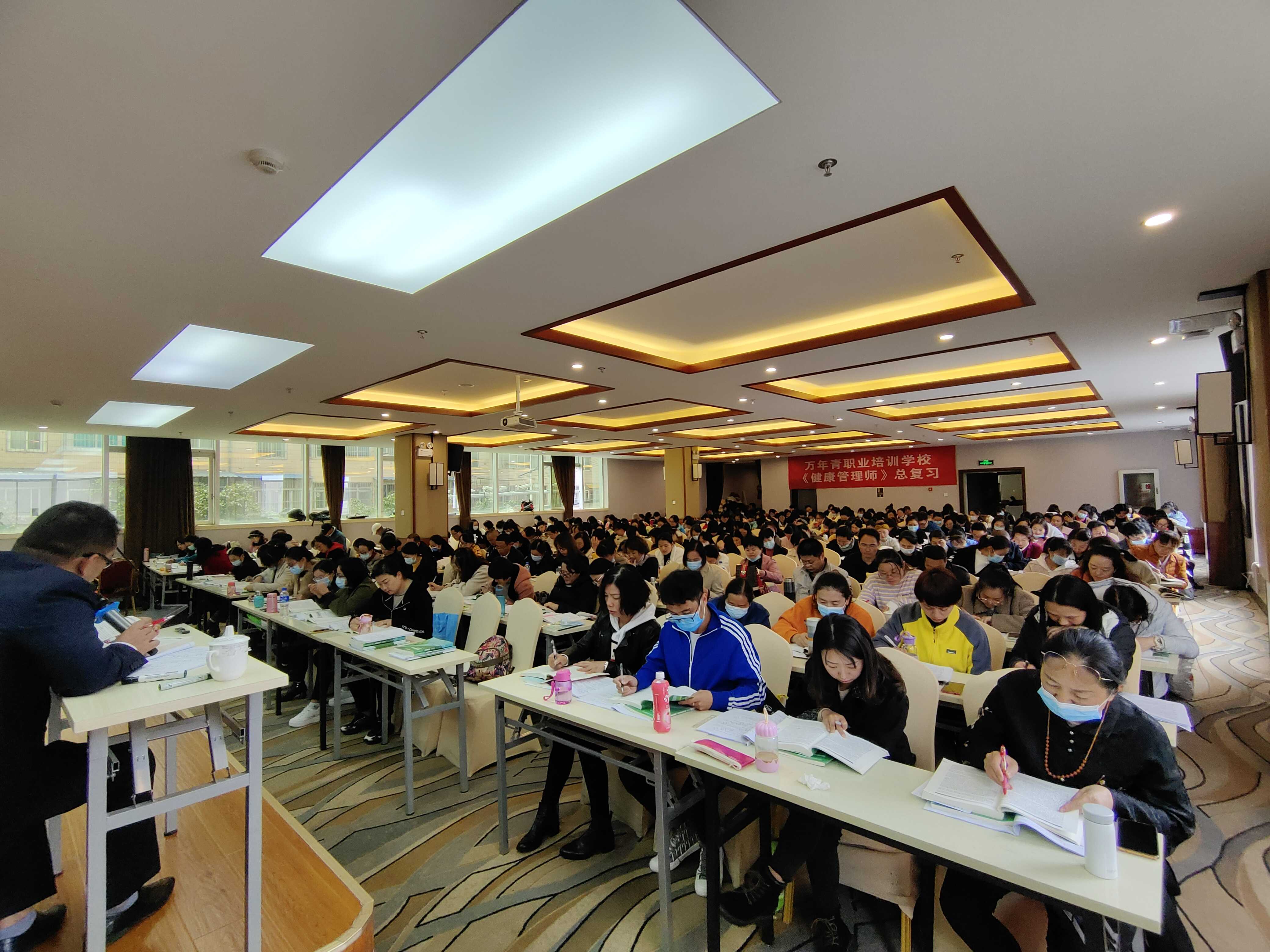 民营职业技术培训学校，培养新时代人才的摇篮