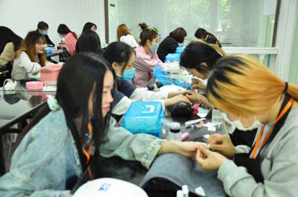 化妆职业技术培训学校，塑造美的艺术殿堂