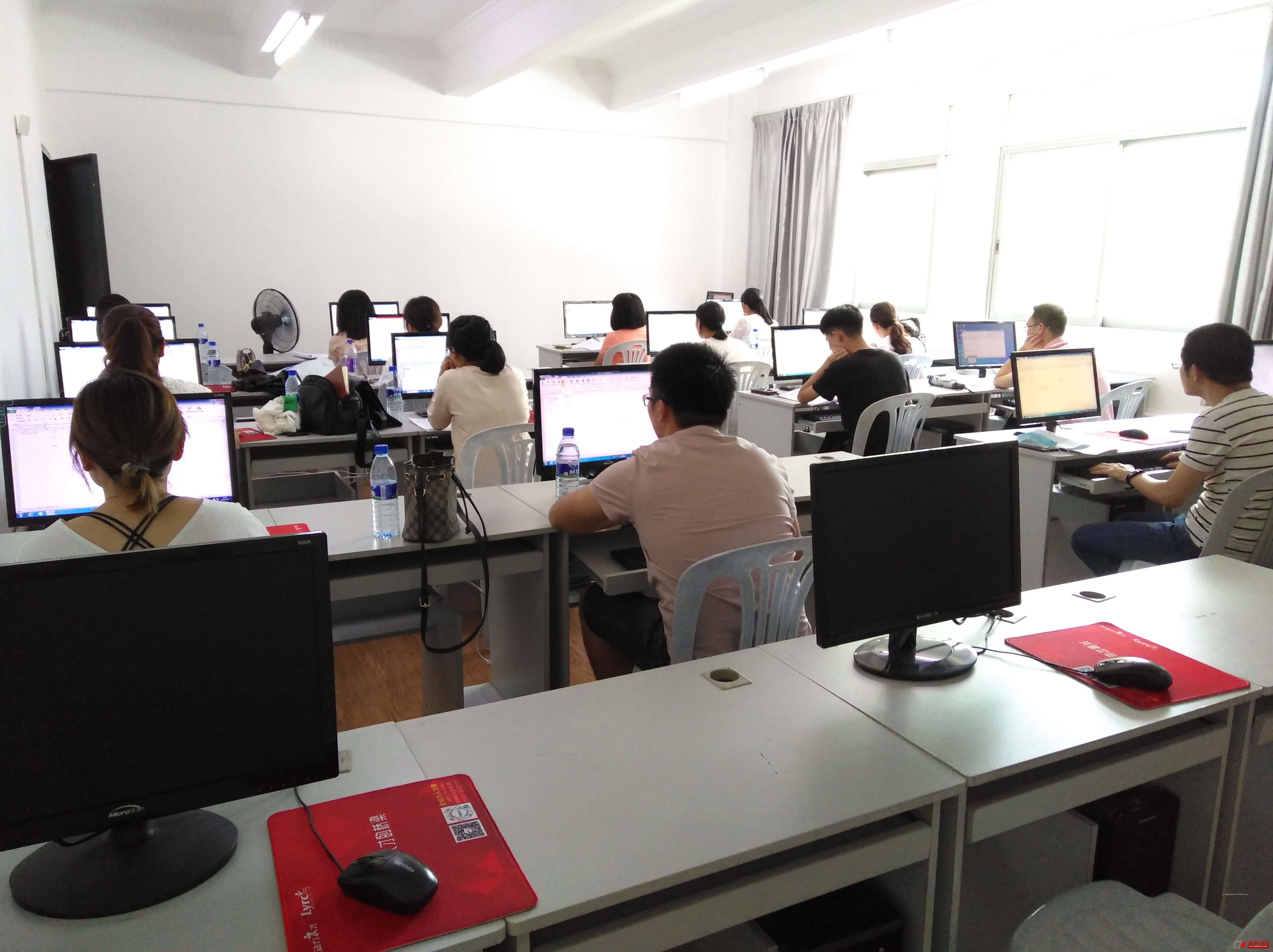 开办职业技术培训学校，探索职业教育的新路径