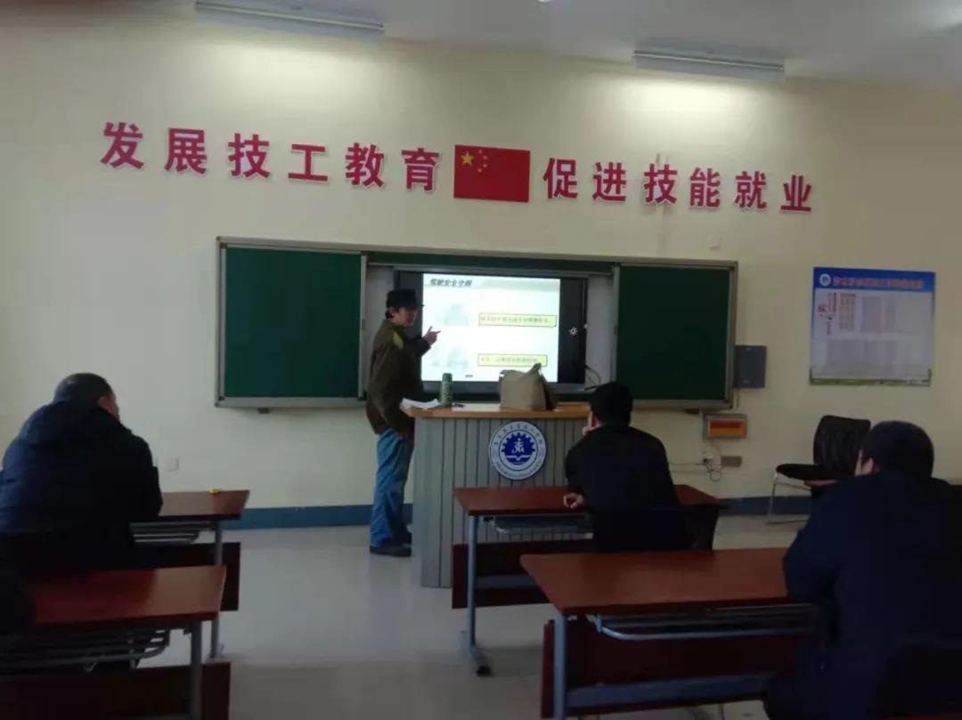 吉萨职业技术培训学校，新时代技能人才的摇篮之路