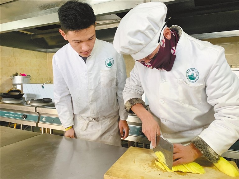 吉萨职业技术培训学校，培养新时代技能人才的摇篮