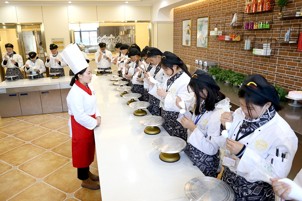 厨房职业技术培训学校，培养未来厨艺大师的摇篮