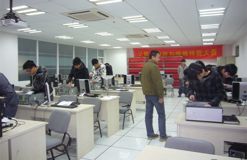 月华职业技术培训学校，培养未来职业精英的摇篮