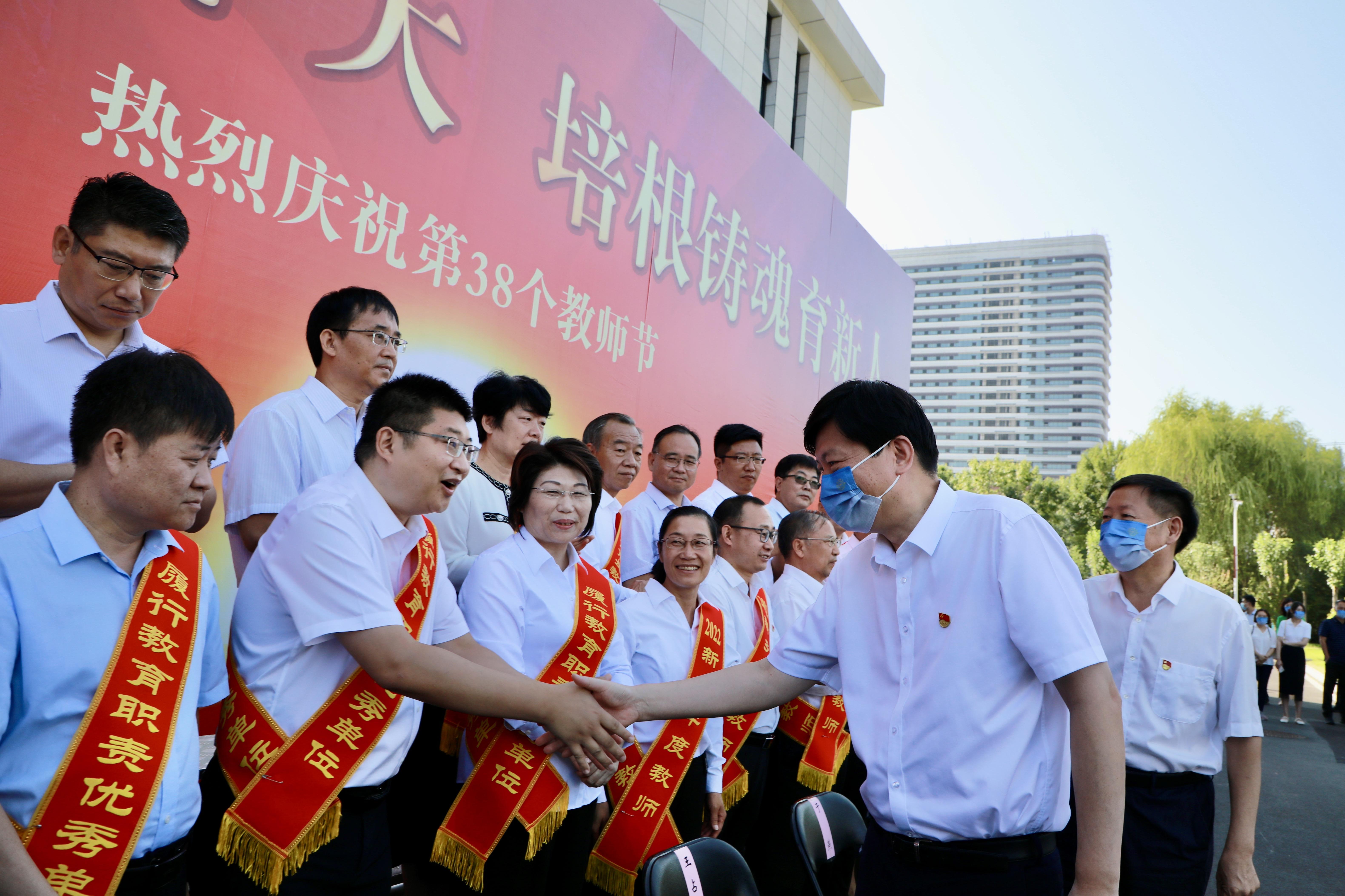 辉县职业技术培训学校，培养新时代人才的摇篮