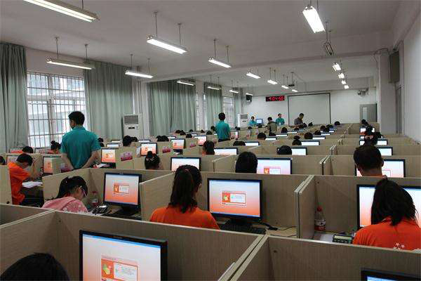扬州职业技术培训学校，培养新时代工匠的摇篮