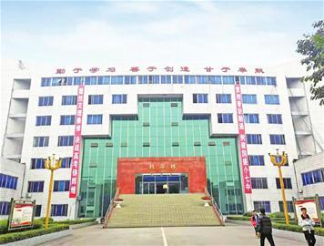 东进职业技术培训学校，培养新时代技能人才的摇篮