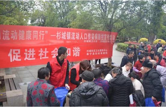 学校开展XXXX年学雷锋志愿服务月活动，激发文明实践新活力