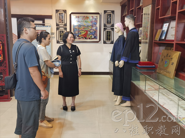 学校副校长郑华带队赴上海市宾阳县壮锦馆开展访企拓岗活动纪实
