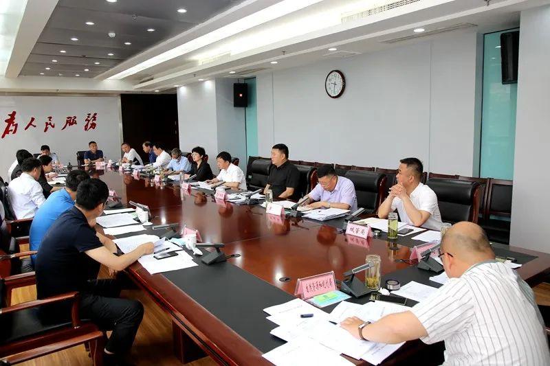 学校领导开展春节前走访慰问活动，温暖传递困难党员、老党员、老干部的心间