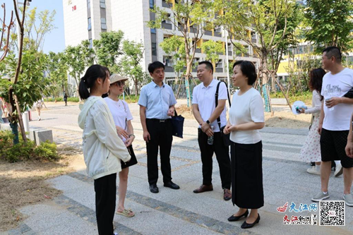 学校党委副书记安仲文调研财金学院，慰问困难学生
