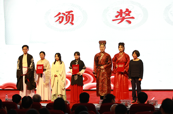 学校在第六届上海高校大学生朗诵大赛决赛中荣获佳绩，荣耀背后的故事与启示
