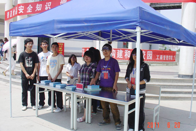 我校举办食品安全宣传周，果蔬农药残留快速检测体验活动