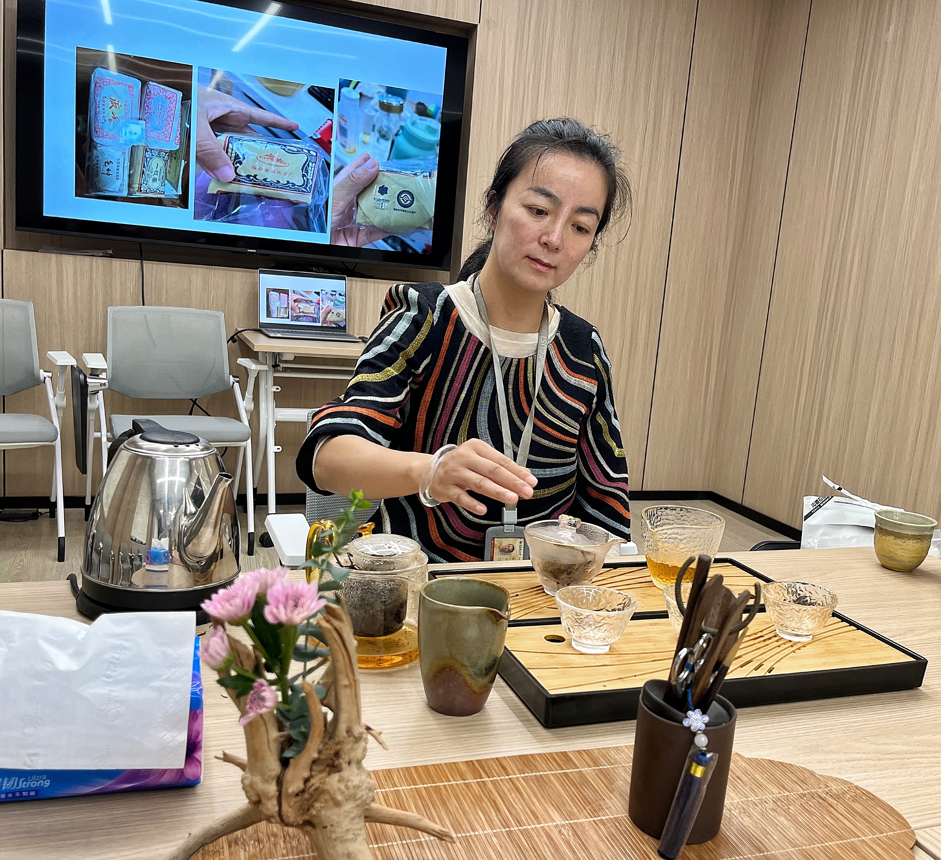 学校举办工作很忙，喝茶续航，工会敬您暖心茶活动纪实