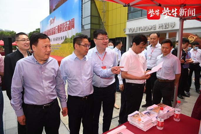 把主题教育学习成果转化为保障国家粮食安全的生动实践，助力人才兴粮战略